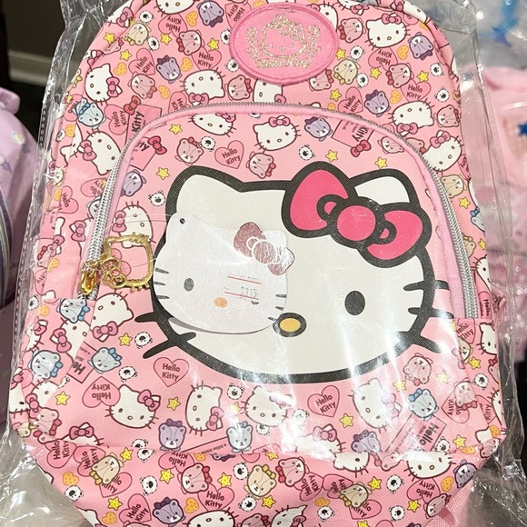 Hello Kitty - Picture 8 of 8